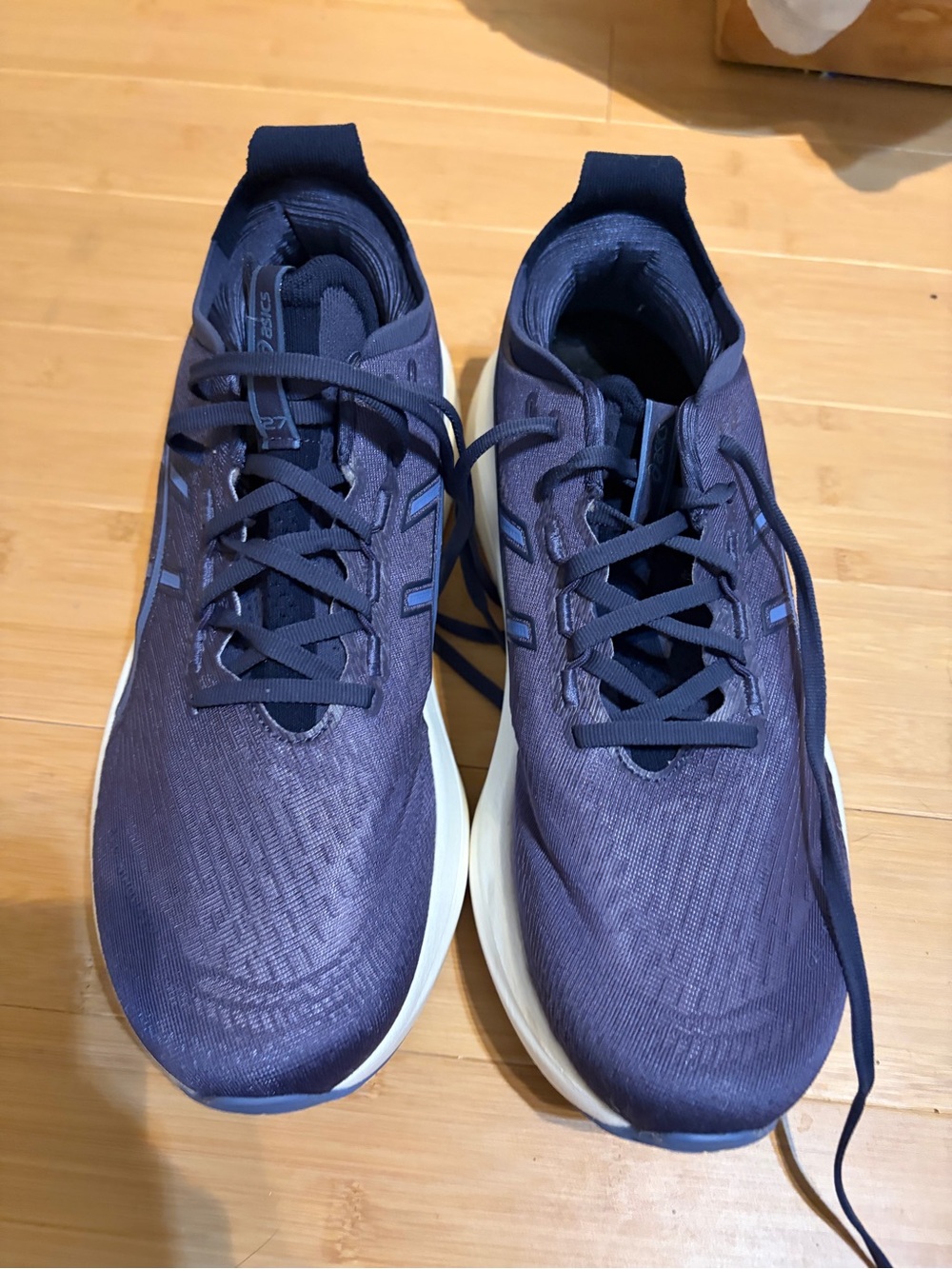 ASICS Men's Navy Blue Running Sneakers gel nimbus, like new, size 10